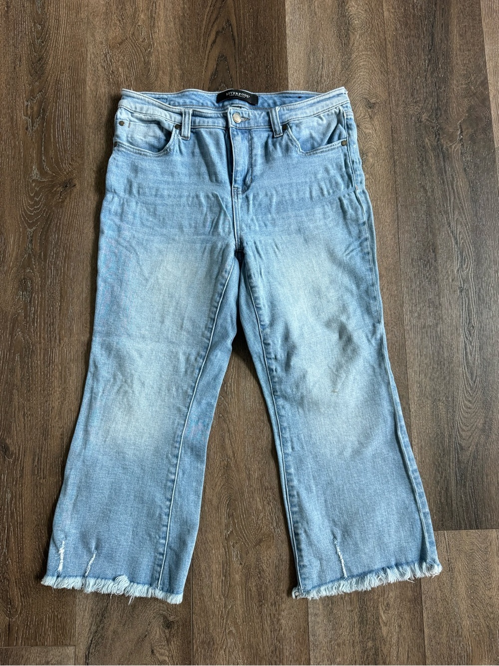 Liverpool Light Wash Cropped Jeans Women’s Size Petite 8/29